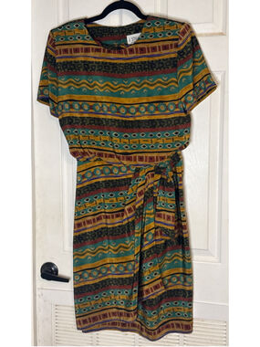 J. Steven by Carol Escrito Green & Mustard Patterned Dress